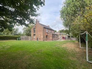 Photo 19- click for photo gallery